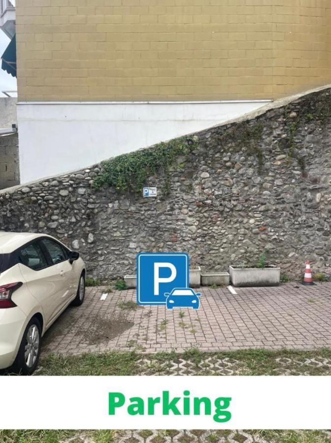 Apartamento Leonardo Academy In 5' - Parcheggio Gratis - Laghi & Wi-Fi Sesto Calende Exterior foto